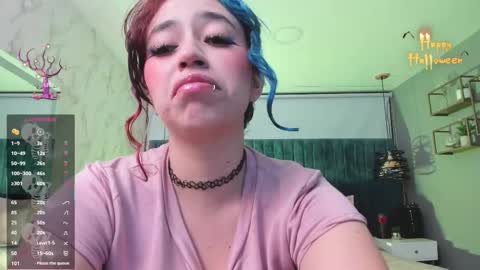 S  online show from October 15, 2025, 7:58 pm