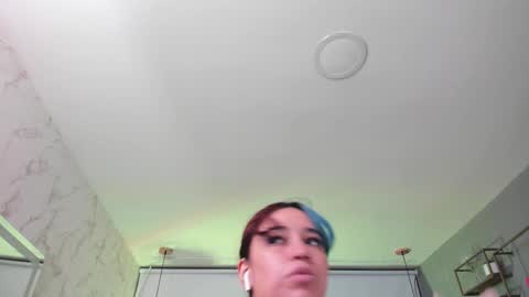 S  online show from October 16, 2025, 7:48 pm