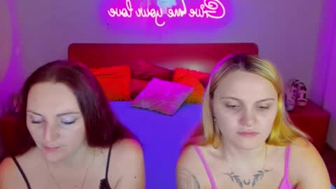 Lili and Bella online show from January 8, 2025, 7:24 am