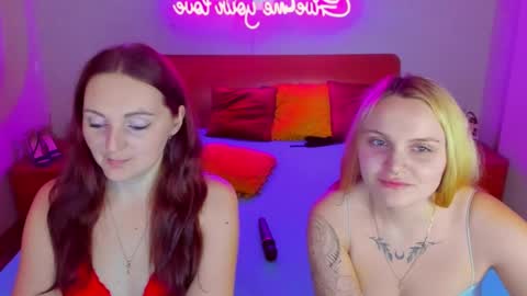 Lili and Bella online show from January 11, 2025, 7:17 am