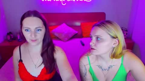 Lili and Bella online show from January 17, 2025, 10:22 am