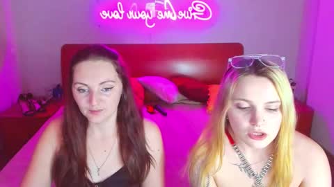 Lili and Bella online show from February 18, 2025, 10:38 am