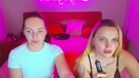 Lili and Bella online show from February 27, 2025, 10:48 am