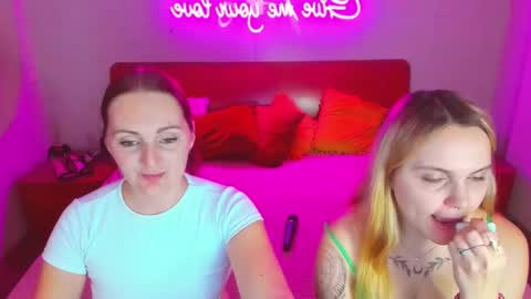 Lili and Bella online show from March 2, 2025, 10:45 am