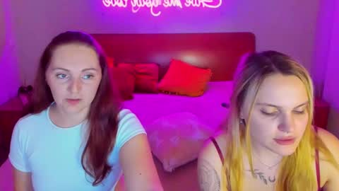 Lili and Bella online show from March 6, 2025, 10:30 am