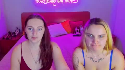 Lili and Bella online show from March 9, 2025, 10:19 am