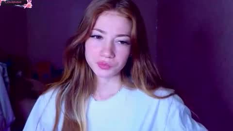 Snapshot of magicladyy chatting on November 4, 2025, 3:44 pm Angel online show from November 4, 2025, 3:44 pm