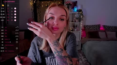 Snapshot of magiclovexo chatting on January 6, 2025, 5:08 am MagicLove online show from January 6, 2025, 5:08 am