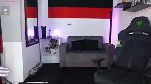 Snapshot of magnus_savage chatting on September 17, 2025, 3:46 pm If you want me to use the Lovense please let me know  --    online show from September 17, 2025, 3:46 pm