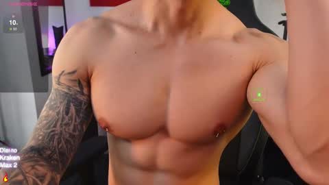 Snapshot of magnus_savage chatting on October 5, 2025, 4:16 pm If you want me to use the Lovense please let me know  --    online show from October 5, 2025, 4:16 pm