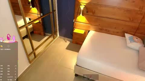 Snapshot of mahia_queen chatting on October 25, 2025, 9:39 am Dani online show from October 25, 2025, 9:39 am