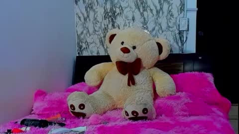 Maia Bronce online show from April 18, 2026, 5:17 pm