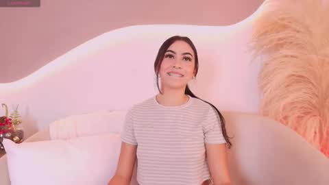 MAIA  LIA  online show from December 13, 2025, 9:31 pm