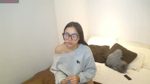 Snapshot of maiaa_evans chatting on May 11, 2026, 5:46 am t online show from May 11, 2026, 5:46 am