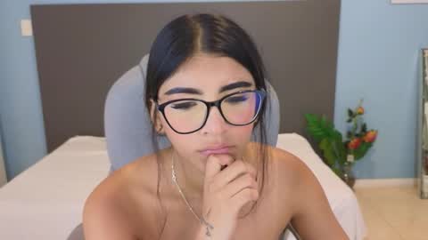 Snapshot of maiaa_ruiz chatting on October 15, 2025, 1:44 pm Maiaa Ruiz  online show from October 15, 2025, 1:44 pm