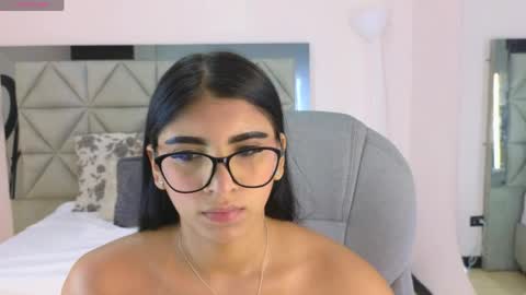 Maiaa Ruiz  online show from April 28, 2026, 12:43 pm
