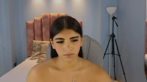 Maiaa Ruiz  online show from May 5, 2026, 2:30 am