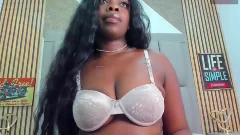 maiacharris online show from February 13, 2025, 9:49 pm