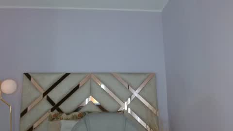 Maia Charris online show from June 15, 2026, 1:13 pm