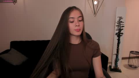  Maia  online show from October 15, 2025, 7:14 pm