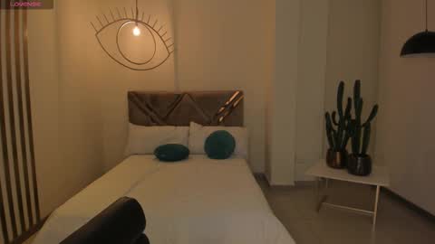  Maia  online show from October 19, 2025, 4:40 pm