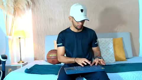 maicolparker0 online show from July 30, 2026, 12:15 pm