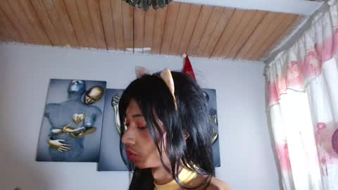 Bella Maidi online show from December 27, 2024, 4:21 pm