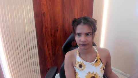 maidy19 online show from September 13, 2025, 9:03 pm