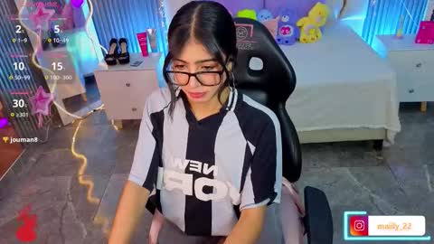 maiily_tay online show from March 13, 2026, 12:56 pm