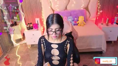 maiily_tay online show from March 16, 2026, 12:20 pm