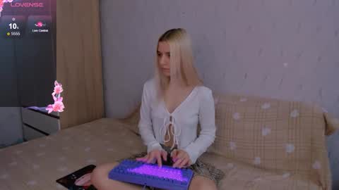 Snapshot of mailin_harrington chatting on March 7, 2026, 3:47 am Your kitty online show from March 7, 2026, 3:47 am