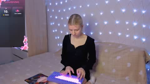 Snapshot of mailin_harrington chatting on March 7, 2026, 4:15 pm Your kitty online show from March 7, 2026, 4:15 pm