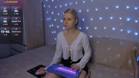 Your kitty online show from April 28, 2026, 3:39 pm