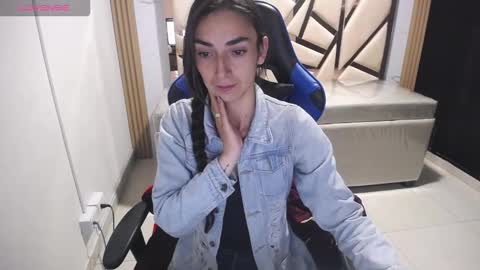 Snapshot of maily_a_ chatting on November 24, 2025, 2:55 am Maily online show from November 24, 2025, 2:55 am