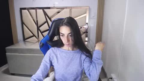 Snapshot of maily_a_ chatting on November 29, 2025, 2:58 am Maily online show from November 29, 2025, 2:58 am