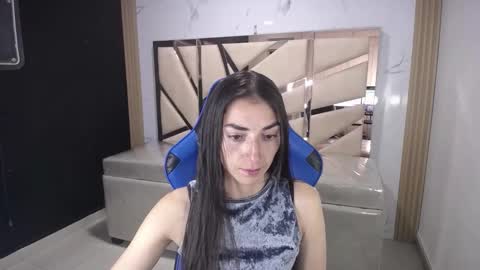 Snapshot of maily_a_ chatting on December 23, 2025, 2:53 am Maily online show from December 23, 2025, 2:53 am