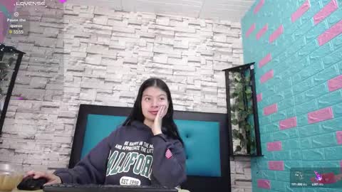 Snapshot of maily_can chatting on September 27, 2025, 12:43 pm  MAILY CAN  online show from September 27, 2025, 12:43 pm