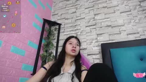 Snapshot of maily_can chatting on October 10, 2025, 12:59 pm  MAILY CAN  online show from October 10, 2025, 12:59 pm