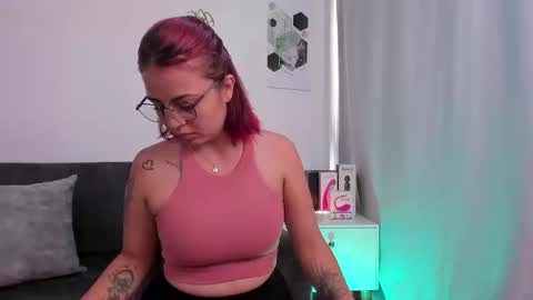 Mailyn online show from March 18, 2026, 4:54 pm