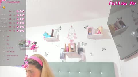 Snapshot of mailyn_baker chatting on October 26, 2025, 12:38 am Maylin online show from October 26, 2025, 12:38 am