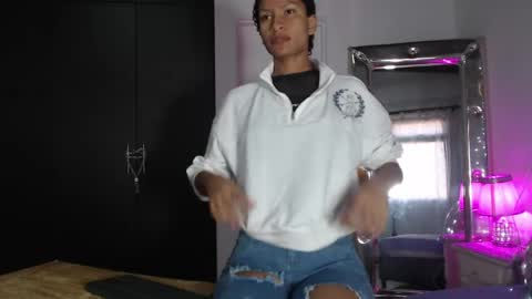 mailyn_gold online show from May 7, 2026, 11:59 am