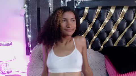 mailyn_gold online show from May 11, 2026, 4:04 pm