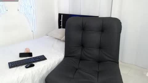 maison_xmed online show from March 24, 2026, 11:54 pm