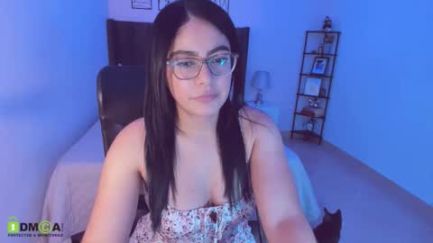 Maite online show from March 22, 2026, 4:49 am