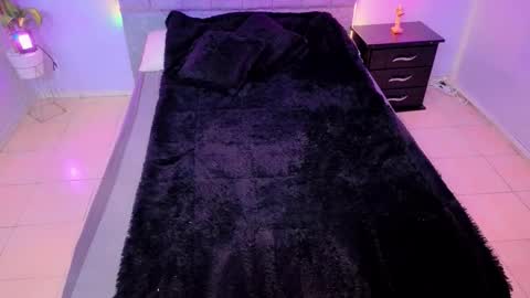 MAITE STONE1 online show from November 29, 2025, 3:53 am