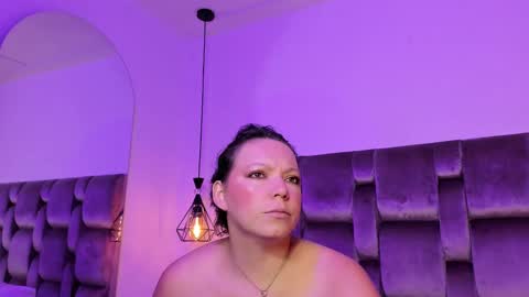 Snapshot of maitemarshall chatting on February 11, 2025, 10:04 am Maite online show from February 11, 2025, 10:04 am