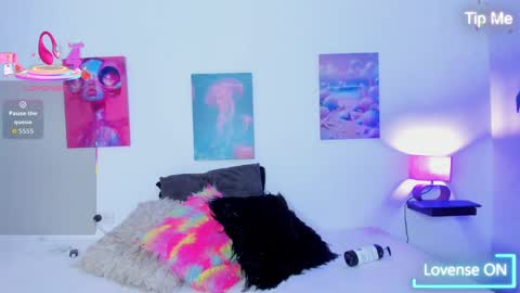 Snapshot of maithe_022 chatting on October 4, 2025, 7:01 pm mai  online show from October 4, 2025, 7:01 pm