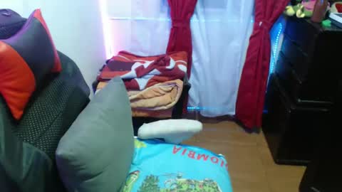 Snapshot of maitte_22 chatting on February 6, 2025, 3:06 am Hello friends Im on another account online show from February 6, 2025, 3:06 am