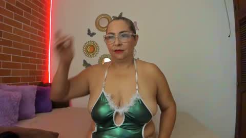 Snapshot of maja_hills chatting on December 22, 2024, 3:22 pm maja_hills online show from December 22, 2024, 3:22 pm