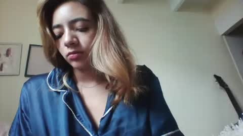 Snapshot of majo_gomezz chatting on September 20, 2025, 3:02 pm majo_gomezz online show from September 20, 2025, 3:02 pm